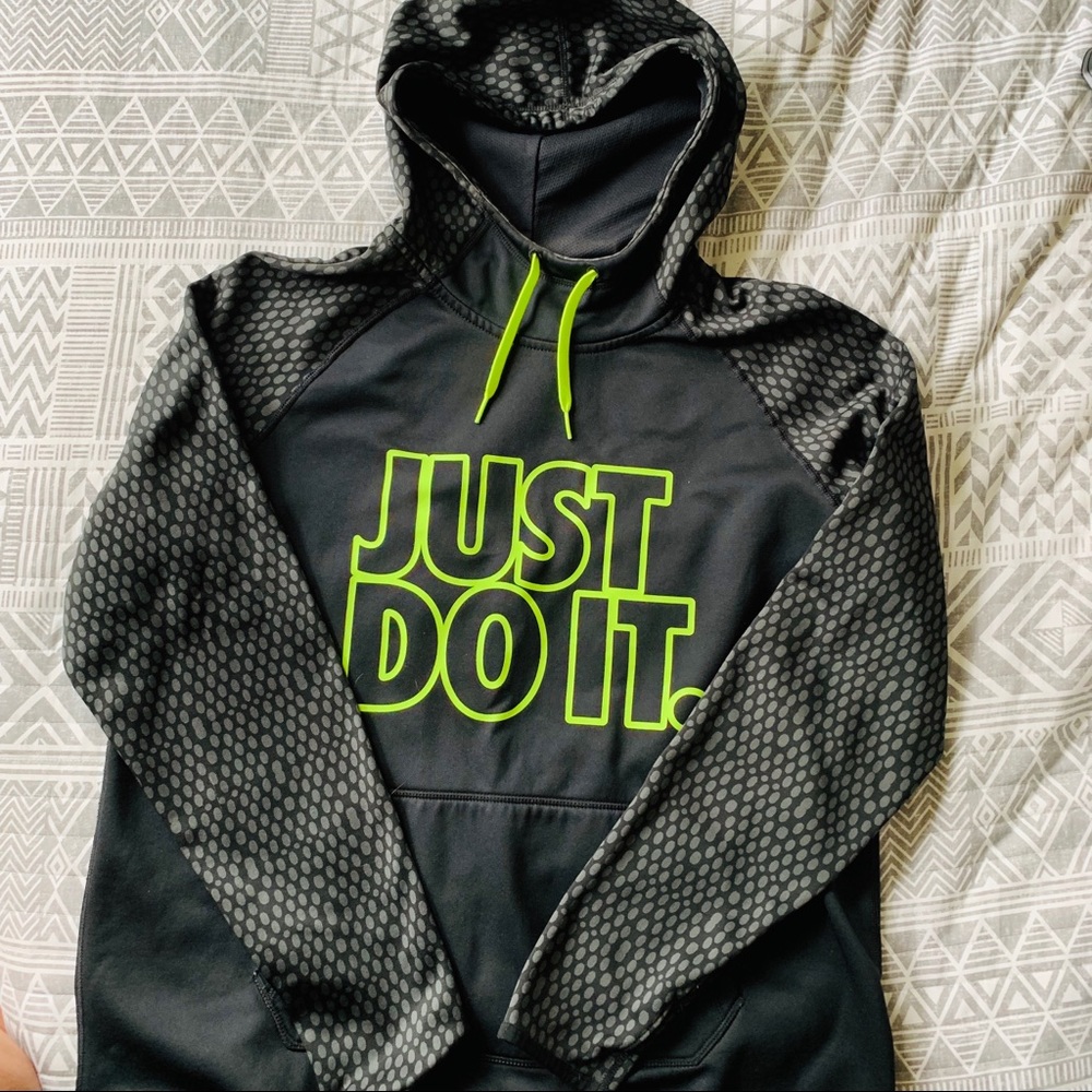 Nike therma-fit hoodie